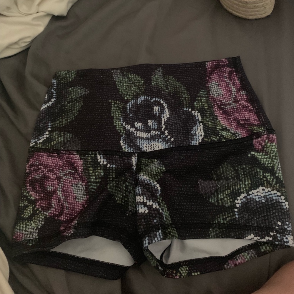 high waisted lulu lemon shorts